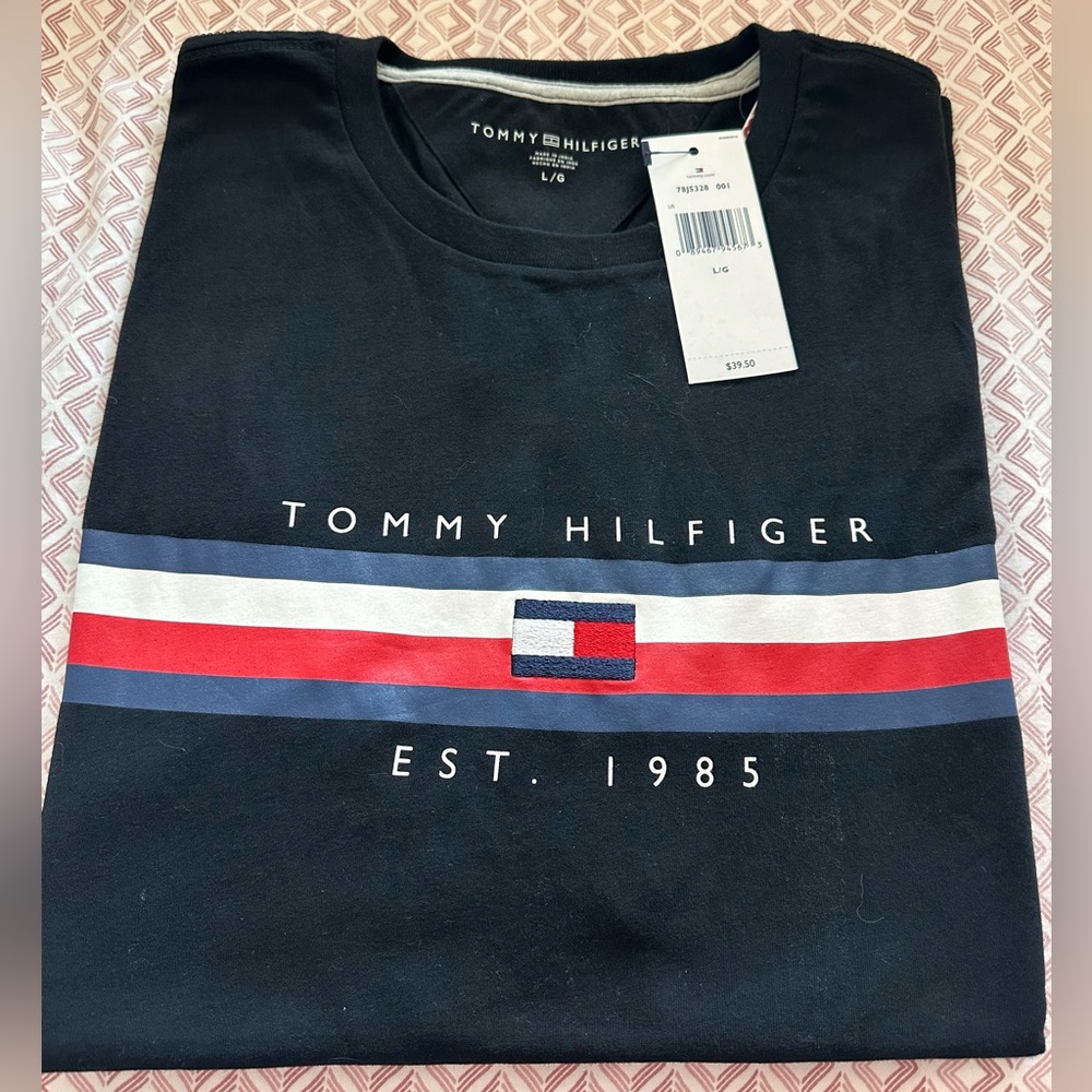 NWT Tommy Hilfiger Sise L Black T shirt